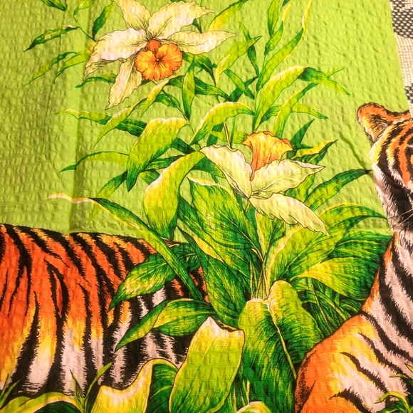 Vtg Tiger butterfly Asian light cotton soft linen FEEL coverlet & 2 Pillowcases - Picture 6 of 6